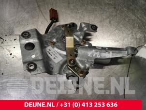 Gebruikte Ruitenwissermotor achter Citroen Berlingo 1.9 D Prijs € 36,30 Inclusief btw aangeboden door van Deijne Onderdelen Uden B.V.