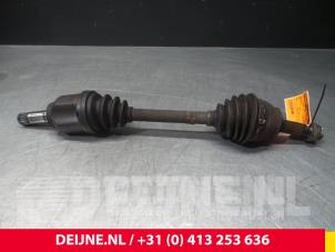 Begagnade Drivaxel, vänster fram Fiat Doblo Cargo (223) 1.3 D 16V Multijet Pris € 48,40 Inklusive moms erbjuds av van Deijne Onderdelen Uden B.V.