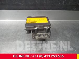 Gebruikte ABS Pomp Volkswagen Crafter 2.5 TDI 30/32/35/46/50 Prijs € 181,50 Inclusief btw aangeboden door van Deijne Onderdelen Uden B.V.
