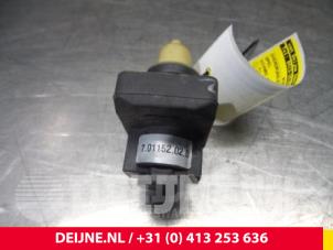Begagnade Turbotrycksregulator Opel Vivaro 2.5 CDTI 16V Pris € 36,30 Inklusive moms erbjuds av van Deijne Onderdelen Uden B.V.