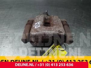 Begagnade Bakre bromsok, höger Renault Clio III Estate/Grandtour (KR) 1.2 16V TCE 100 Pris € 25,00 Marginaltabell erbjuds av van Deijne Onderdelen Uden B.V.