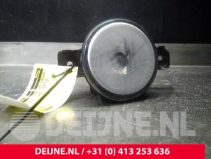 Gebruikte Mistlamp links-voor Renault Clio III (BR/CR) 1.4 16V Prijs € 15,00 Margeregeling aangeboden door van Deijne Onderdelen Uden B.V.