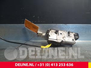 Gebruikte Schuifdeur Slotmechaniek rechts Peugeot Expert Prijs € 42,35 Inclusief btw aangeboden door van Deijne Onderdelen Uden B.V.