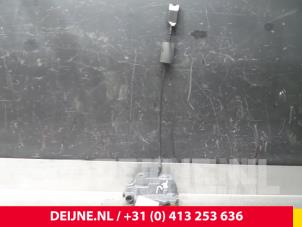 Gebruikte Deurslot Mechaniek 4Deurs rechts-voor Renault Vel Satis (BJ) 3.0 dCi V6 24V Prijs € 35,00 Margeregeling aangeboden door van Deijne Onderdelen Uden B.V.