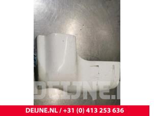 Begagnade Bakre stötfångare, komponent, höger Hyundai H-100 2.5 Diesel Pris € 30,25 Inklusive moms erbjuds av van Deijne Onderdelen Uden B.V.