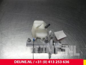 Gebruikte Hoofdremcilinder Volkswagen Crafter 2.0 TDI Prijs € 90,75 Inclusief btw aangeboden door van Deijne Onderdelen Uden B.V.