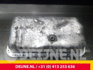 Używane Miska olejowa Opel Vivaro Cena € 42,35 Z VAT oferowane przez van Deijne Onderdelen Uden B.V.