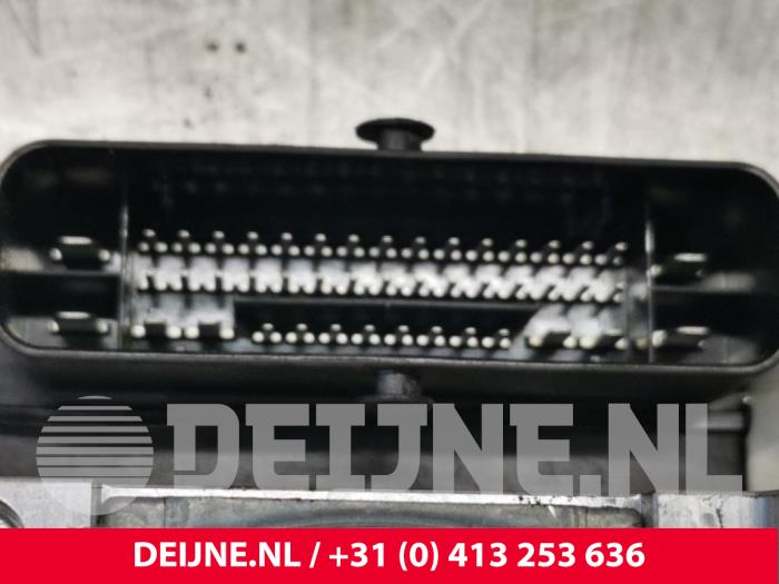 ABS-pump från en Mercedes-Benz GLC (X253) 3.0 43 AMG V6 Turbo 4-Matic 2016