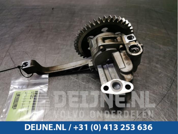 Oliepomp van een Volkswagen Transporter T5 2.5 TDi PF 2008