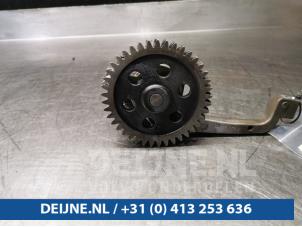 Gebruikte Oliepomp Volkswagen Transporter T5 2.5 TDi PF Prijs € 108,90 Inclusief btw aangeboden door van Deijne Onderdelen Uden B.V.