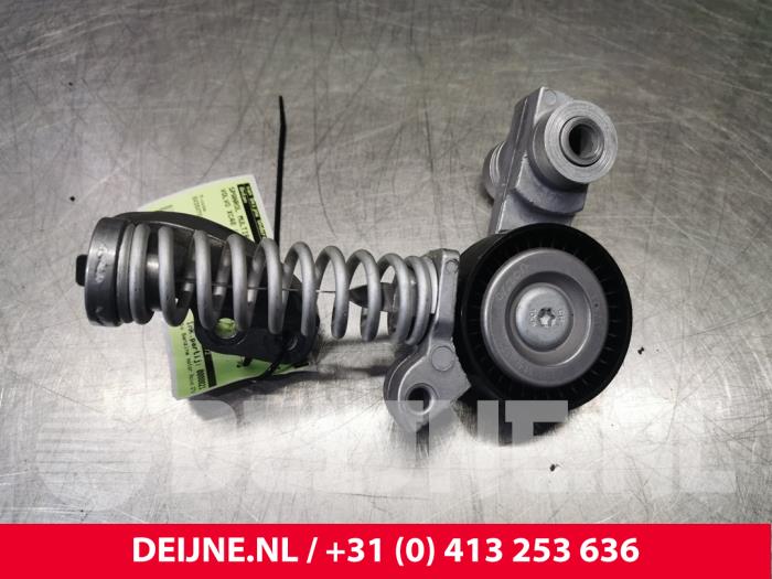 Drivremspännare från en Volvo XC40 2020