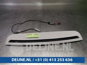 Begagnade Tredje bromsljus Mercedes C (W205) C-220 2.2 CDI BlueTEC, C-220 d 16V Pris € 45,00 Marginaltabell erbjuds av van Deijne Onderdelen Uden B.V.