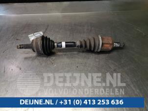 Begagnade Drivaxel, vänster fram Opel Combo Mk.III (D) 1.6 CDTI 16V ecoFlex Pris € 121,00 Inklusive moms erbjuds av van Deijne Onderdelen Uden B.V.