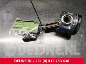 Gebruikte Zuiger Volvo V40 (MV) 2.0 D4 16V Prijs € 75,00 Margeregeling aangeboden door van Deijne Onderdelen Uden B.V.