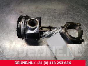 Gebruikte Zuiger Volvo V40 (MV) 2.0 D4 16V Prijs € 75,00 Margeregeling aangeboden door van Deijne Onderdelen Uden B.V.