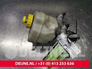 Begagnade Huvudcylinder Porsche Cayenne (9PA) 4.5 S V8 32V Pris € 125,00 Marginaltabell erbjuds av van Deijne Onderdelen Uden B.V.