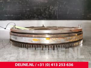 Używane Dwumasowe kolo zamachowe Volvo V40 (MV) 1.6 T3 GTDi 16V Cena € 45,00 Procedura marży oferowane przez van Deijne Onderdelen Uden B.V.