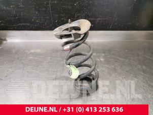 Begagnade Bakre spolfjäder Tesla Model 3 Long Range AWD 75 kWh Pris € 60,50 Inklusive moms erbjuds av van Deijne Onderdelen Uden B.V.