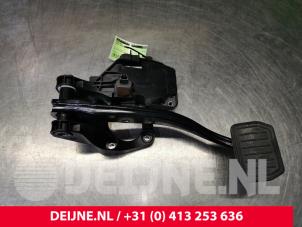 Używane Pedal hamulca Tesla Model 3 Long Range AWD 75 kWh Cena € 36,30 Z VAT oferowane przez van Deijne Onderdelen Uden B.V.