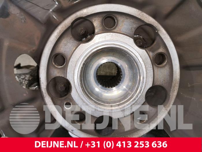 Fusee rechts-achter van een Mercedes-Benz S (222.0/222.1) 3.0 S-500 Plug-in Hybrid, S-500 e 24V 2015