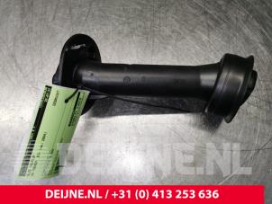 Gebruikte Vulpijp olie Volkswagen Multivan T5 (7E/7HC/7HF/7HM) 2.5 Tdi Prijs € 18,15 Inclusief btw aangeboden door van Deijne Onderdelen Uden B.V.