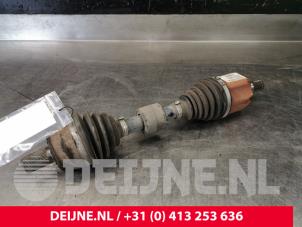 Gebruikte Cardanas links-voor (VWA) Volvo V60 I (FW/GW) 2.4 D6 20V Plug-in Hybrid AWD Prijs € 90,00 Margeregeling aangeboden door van Deijne Onderdelen Uden B.V.