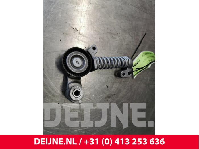 Drivremspännare från en Volvo XC90 II 2.0 D5 16V AWD 2018