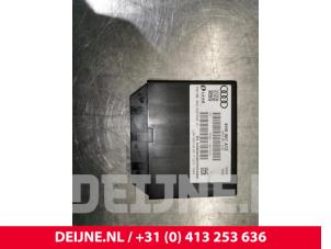 Gebruikte Module Verlichting Audi S8 (D4) 4.0 Plus V8 TFSI 32V Prijs € 35,00 Margeregeling aangeboden door van Deijne Onderdelen Uden B.V.