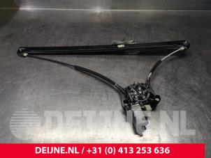 Begagnade Fönstermekanism, 2-dörrars, höger fram Volkswagen Crafter (SY) 2.0 TDI FWD Pris € 60,50 Inklusive moms erbjuds av van Deijne Onderdelen Uden B.V.