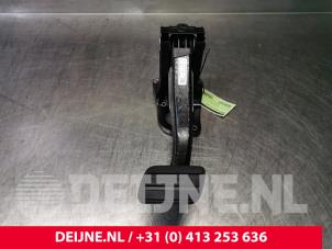 Begagnade Bromspedal Porsche Taycan (Y1A) 4S Pris € 121,00 Inklusive moms erbjuds av van Deijne Onderdelen Uden B.V.