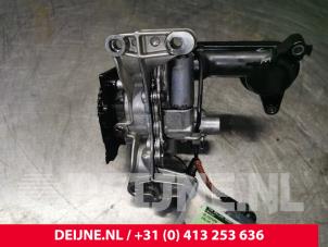 Używane Pompa oleju Volvo V40 (MV) 2.0 D4 16V Cena € 100,00 Procedura marży oferowane przez van Deijne Onderdelen Uden B.V.