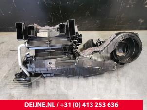 Gebruikte Kachelhuis Mercedes E (R238) E-200 2.0 Turbo 16V Prijs € 135,00 Margeregeling aangeboden door van Deijne Onderdelen Uden B.V.