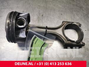 Gebruikte Zuiger Volvo XC90 II 2.0 T8 16V Twin Engine AWD Prijs € 100,00 Margeregeling aangeboden door van Deijne Onderdelen Uden B.V.