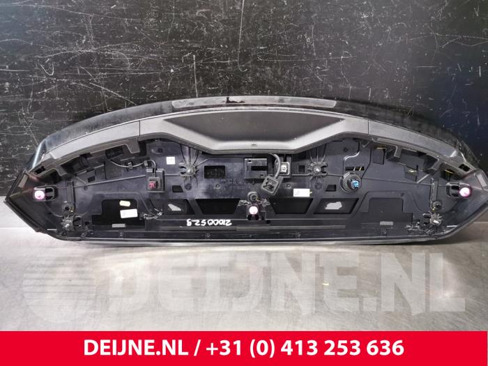 Spoiler, baklucka från en Mercedes-Benz A (177.0) 1.3 A-180 Turbo 16V 2020