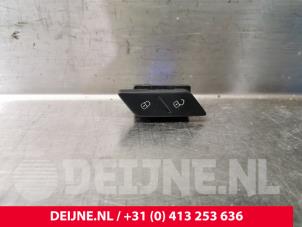 Begagnade Centrallåsbrytare Volkswagen Caddy IV 2.0 TDI 102 Pris € 18,15 Inklusive moms erbjuds av van Deijne Onderdelen Uden B.V.