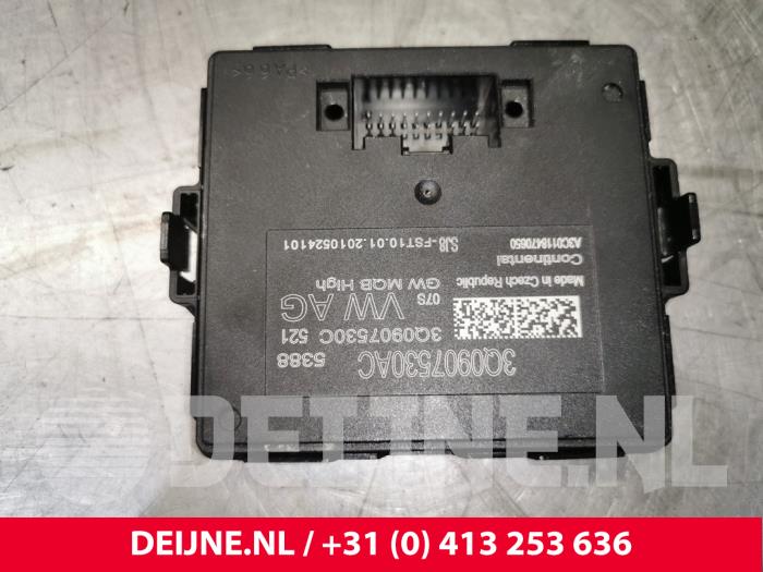 Gateway-modul från en Volkswagen Transporter T6 2.0 TDI 150 2020