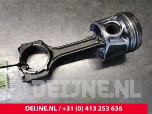 Gebruikte Zuiger Fiat Doblo Cargo (223) 1.3 D 16V Multijet Prijs € 72,60 Inclusief btw aangeboden door van Deijne Onderdelen Uden B.V.