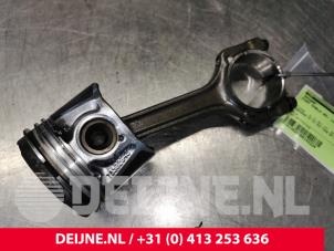 Gebruikte Zuiger Fiat Doblo Cargo (223) 1.3 D 16V Multijet Prijs € 72,60 Inclusief btw aangeboden door van Deijne Onderdelen Uden B.V.