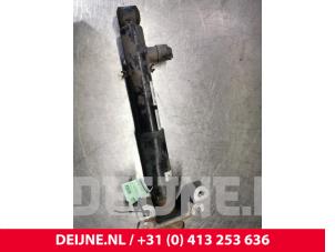 Gebruikte Schokdemper rechts-achter Volvo XC90 II 2.0 T8 16V Twin Engine AWD Prijs € 300,00 Margeregeling aangeboden door van Deijne Onderdelen Uden B.V.