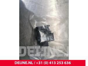 Begagnade Brytare, parkeringsbroms Volvo XC40 (XZ) 2.0 D3 16V Pris € 45,00 Marginaltabell erbjuds av van Deijne Onderdelen Uden B.V.