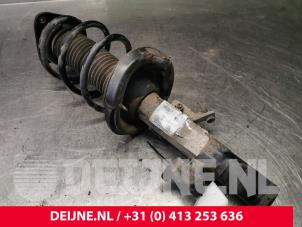 Gebruikte Veerpoot links-voor Volvo V40 (MV) 2.0 T2 16V Prijs € 50,00 Margeregeling aangeboden door van Deijne Onderdelen Uden B.V.