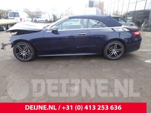 Gebruikte Softtop Cabriodak Mercedes E (R238) E-200 2.0 Turbo 16V Prijs € 2.150,00 Margeregeling aangeboden door van Deijne Onderdelen Uden B.V.