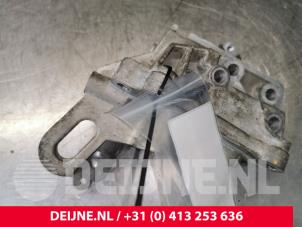 Używane Wspornik silnika Volvo V40 (MV) 1.6 T2 GTDi 16V Cena € 25,00 Procedura marży oferowane przez van Deijne Onderdelen Uden B.V.