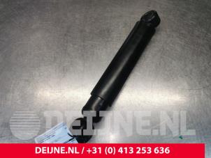 Nya Stötdämpare, höger bak Hyundai H-100 2.5 Diesel Pris € 60,50 Inklusive moms erbjuds av van Deijne Onderdelen Uden B.V.