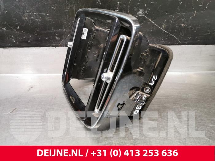 Luftmunstycke, instrumentbräda från en Volvo XC40 (XZ) 1.5 T5 Plug-in Hybrid 16V 2021