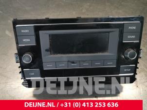 Begagnade Radio Volkswagen Crafter (SY) 2.0 TDI FWD Pris € 181,50 Inklusive moms erbjuds av van Deijne Onderdelen Uden B.V.