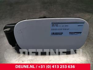 Begagnade Tanklucka Volvo XC60 II (UZ) 2.0 T8 16V Hybrid AWD Pris € 80,00 Marginaltabell erbjuds av van Deijne Onderdelen Uden B.V.