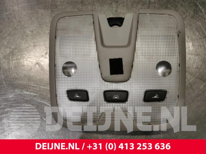 Innerbelysning, fram från en Volvo V70 (SW) 2.3 T5 20V 2000