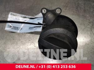 Używane Rurka wlewu oleju Volvo V60 I (FW/GW) 2.4 D6 20V Plug-in Hybrid AWD Cena € 10,00 Procedura marży oferowane przez van Deijne Onderdelen Uden B.V.