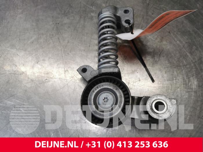 Drivremspännare från en Volvo V60 II (ZW) 2.0 D4 16V 2019